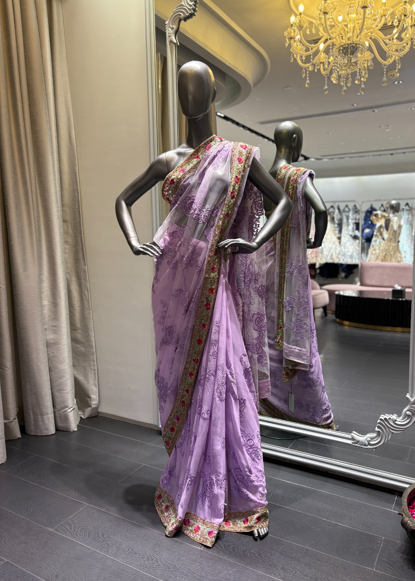 Move Border Saree