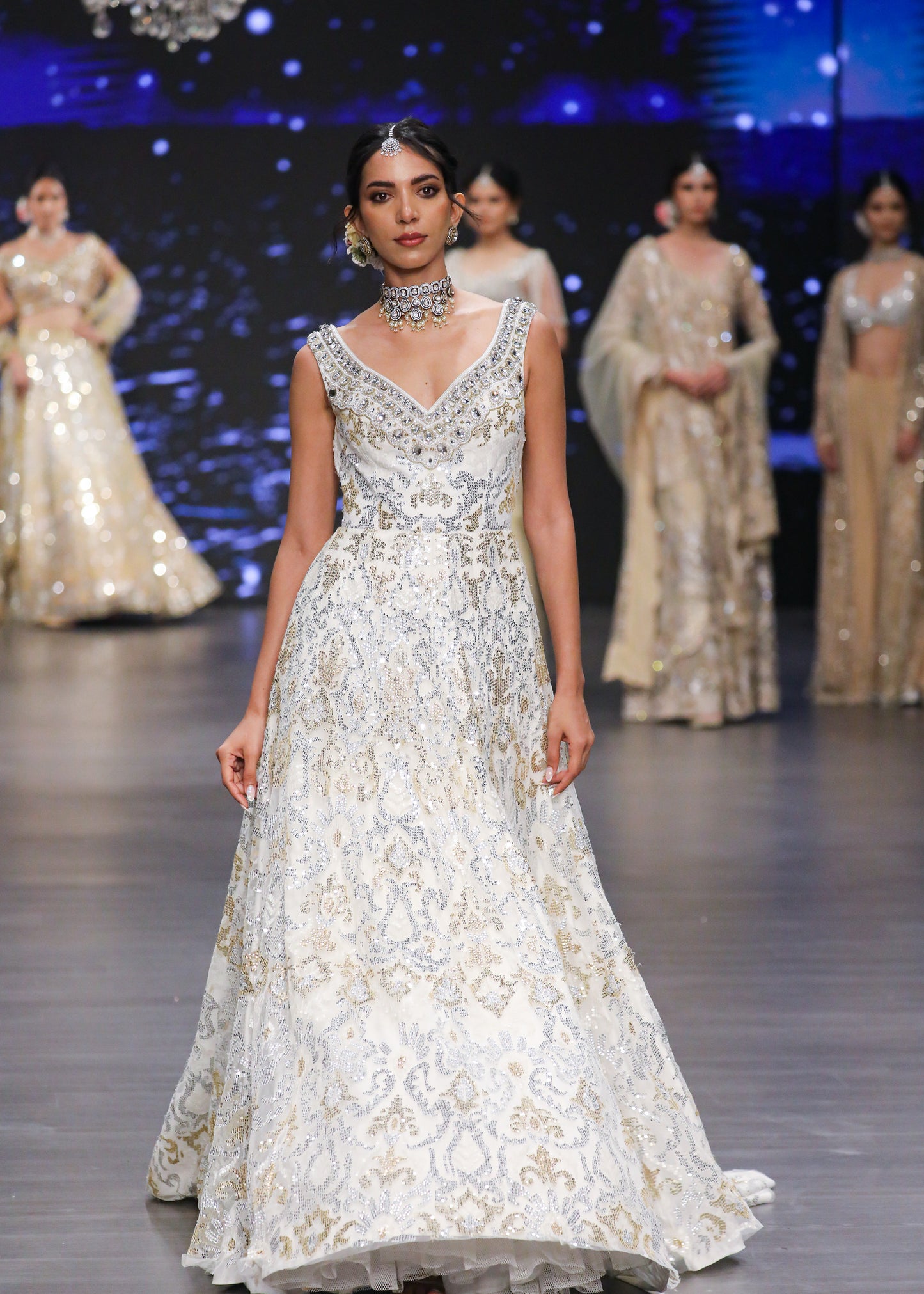 Ivory Hkt Gown With Trail