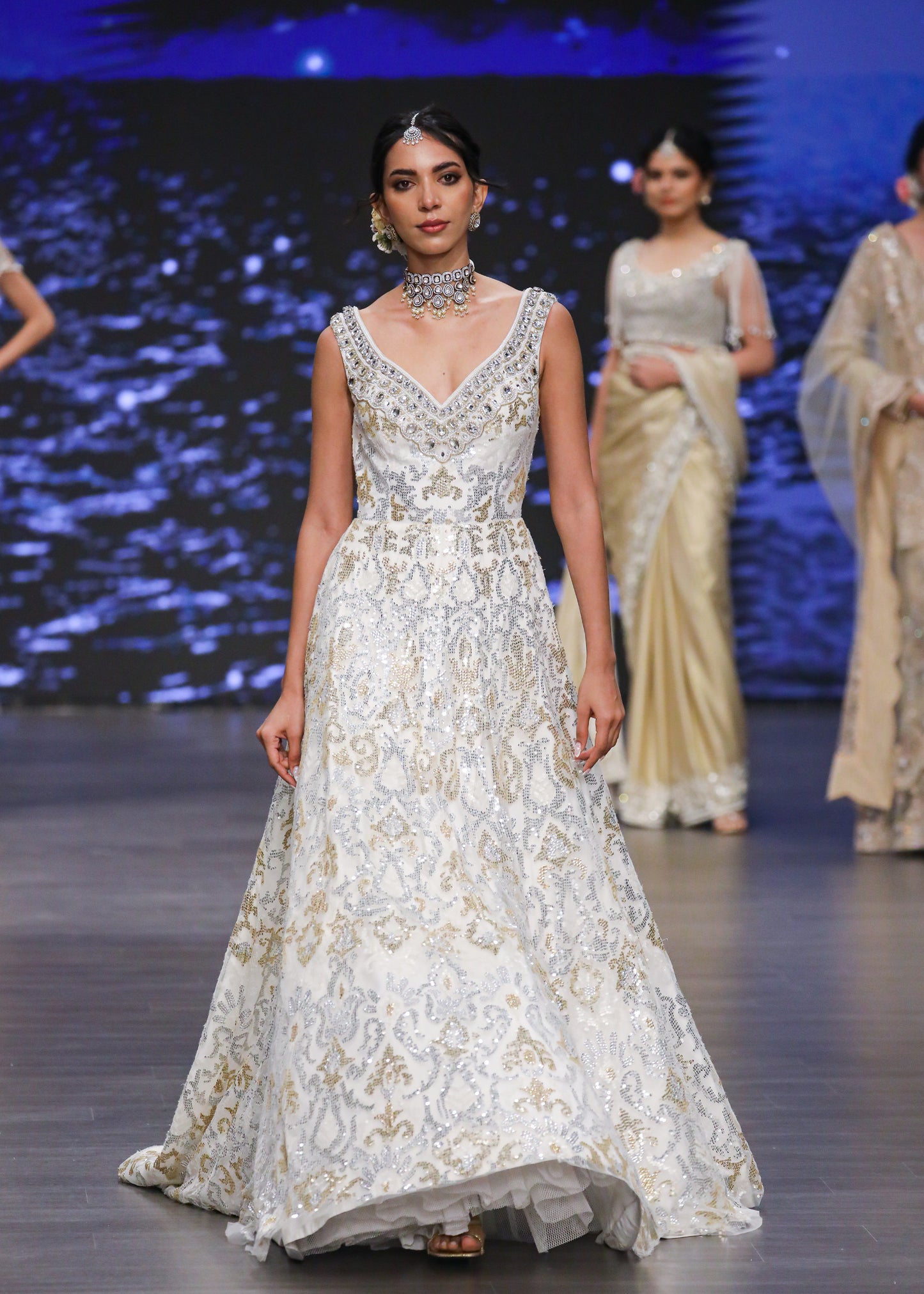 Ivory Hkt Gown With Trail