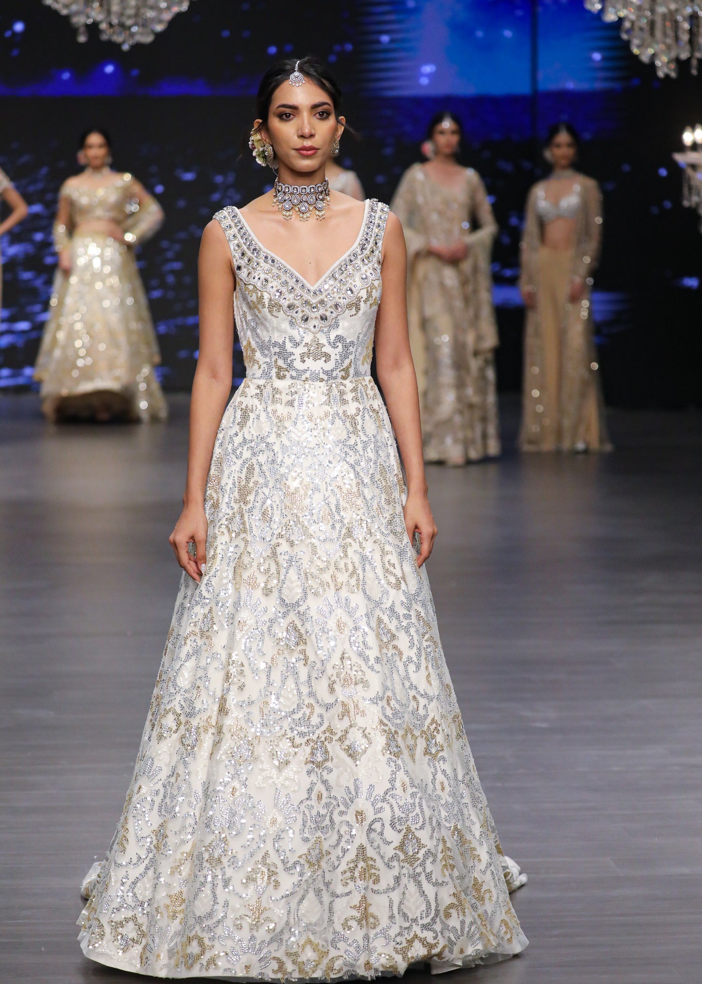 Ivory Hkt Gown With Trail
