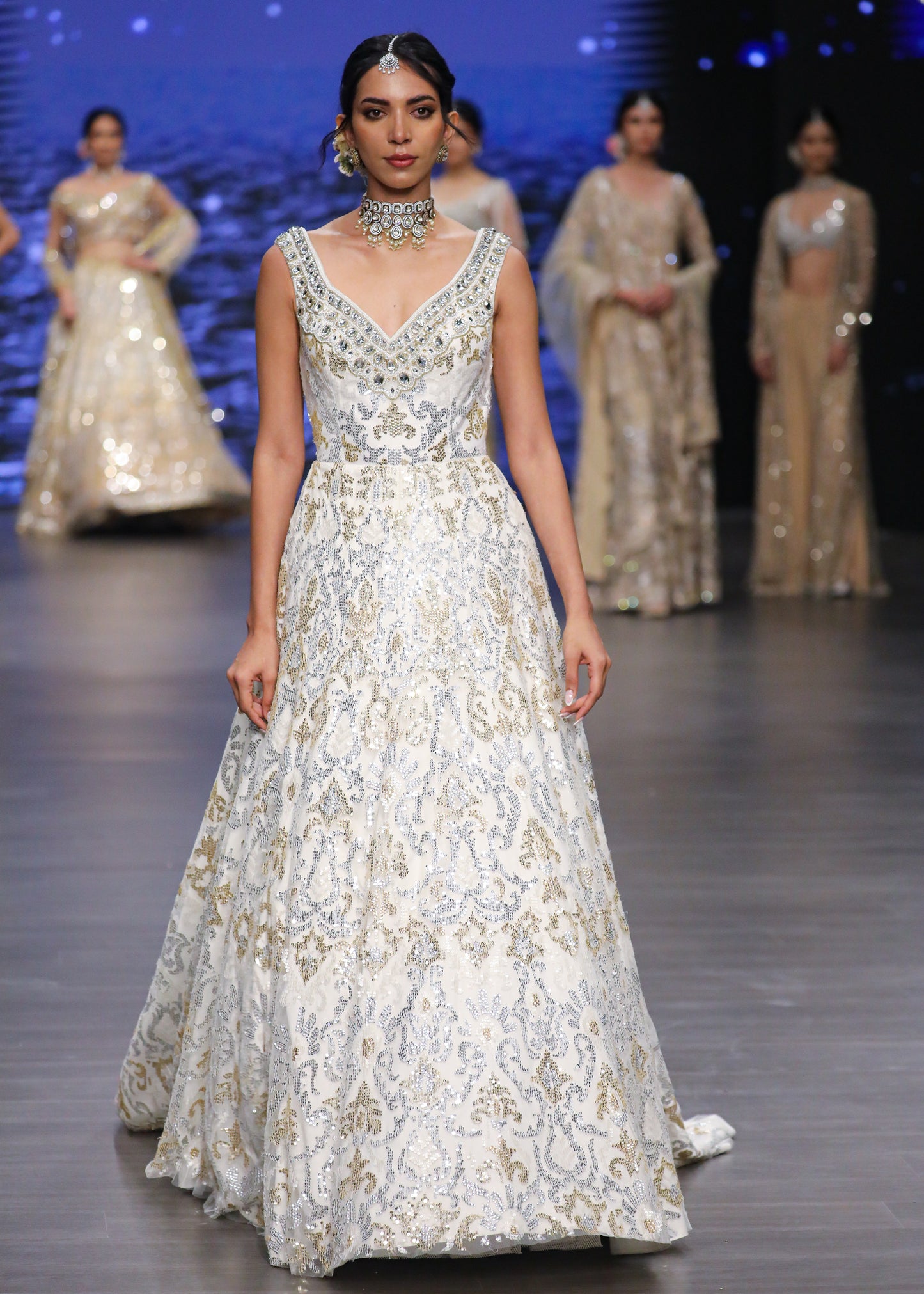 Ivory Hkt Gown With Trail